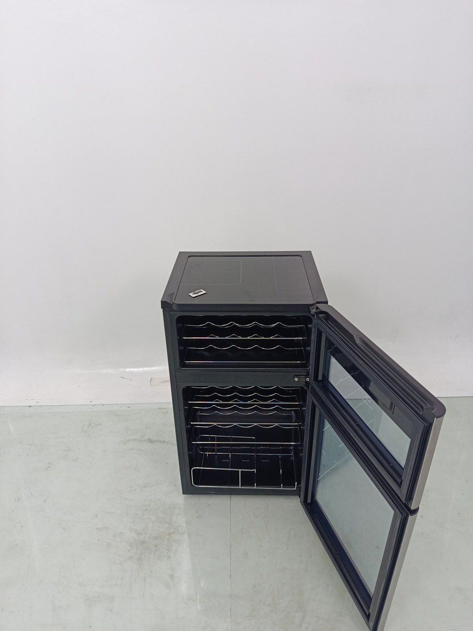 ADEGA ELECTROLUX ACD29 - Adega Electrolux ACD