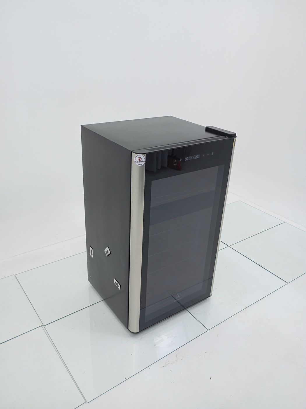 ADEGA ELECTROLUX WDF29 DUAL ZONE 29 GARRAFAS 