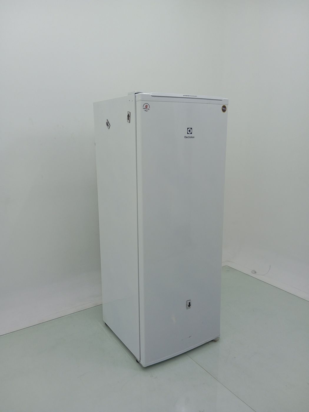 FREEZER ELECTROLUX VERTICAL FEI23 CYCLE DEFRO
