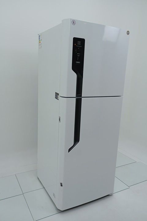 REFRIGERADOR ELECTROLUX TF70 FROST FREE 431L 