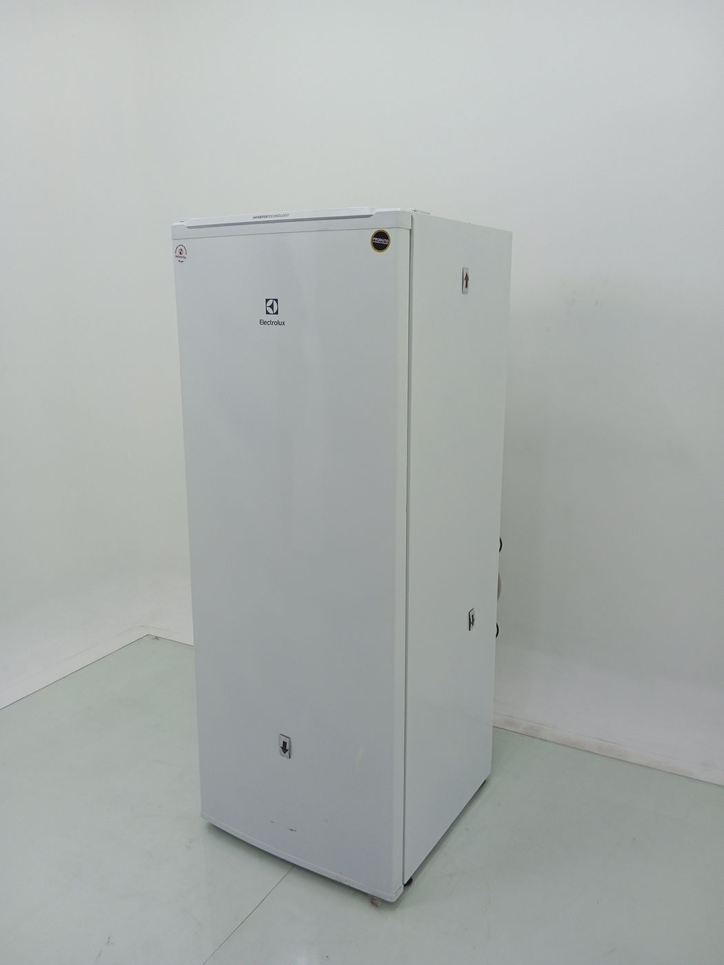 FREEZER ELECTROLUX VERTICAL FEI23 CYCLE DEFRO