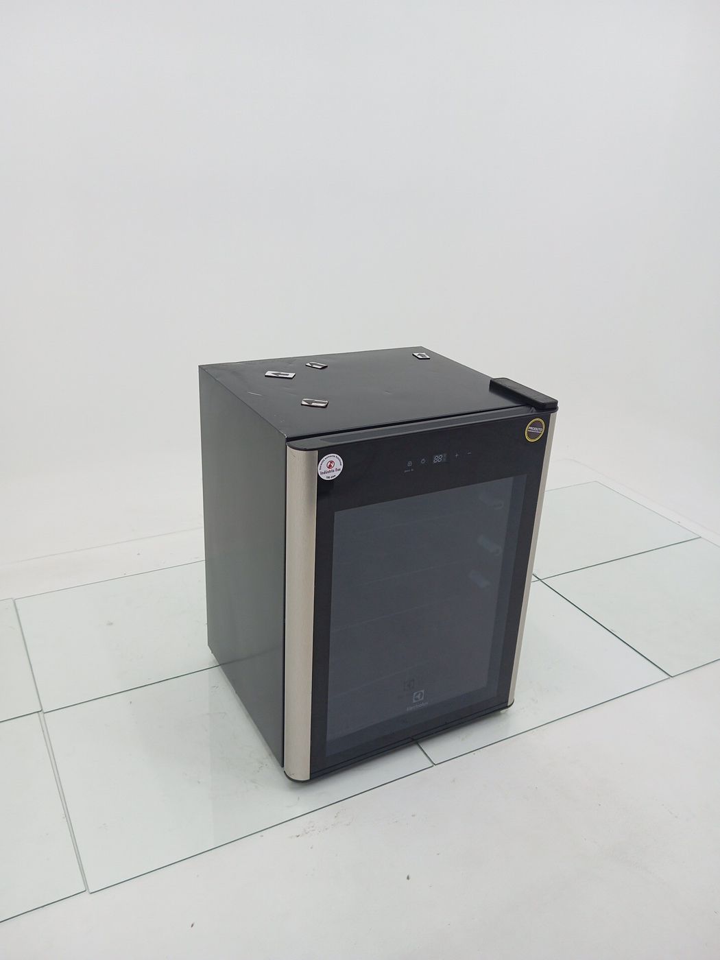 ADEGA ELECTROLUX VINHOS 1 PORTA WSF24 24 GARR