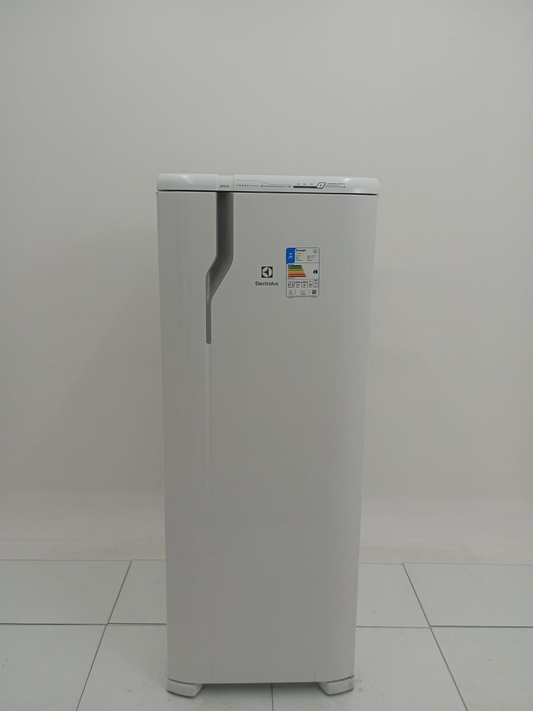 REFRIGERADOR ELECTROLUX RFE39 322l - BRANCO