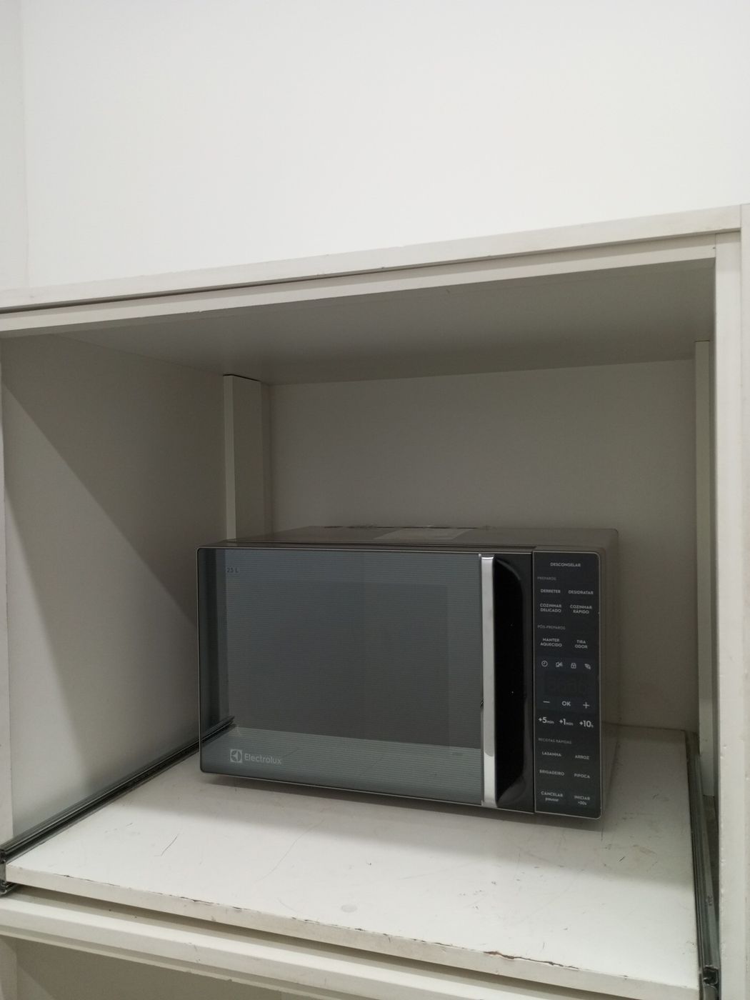 MICRO-ONDAS ELECTROLUX ME23S 23L EFFICIENT - 