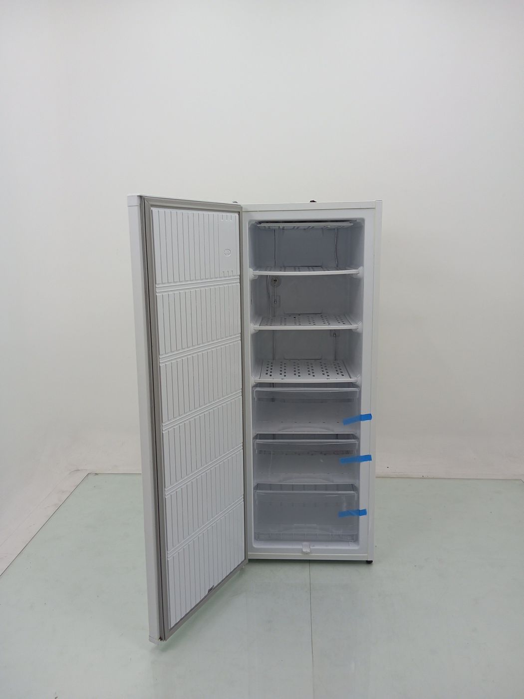 FREEZER ELECTROLUX VERTICAL FEI23 CYCLE DEFRO
