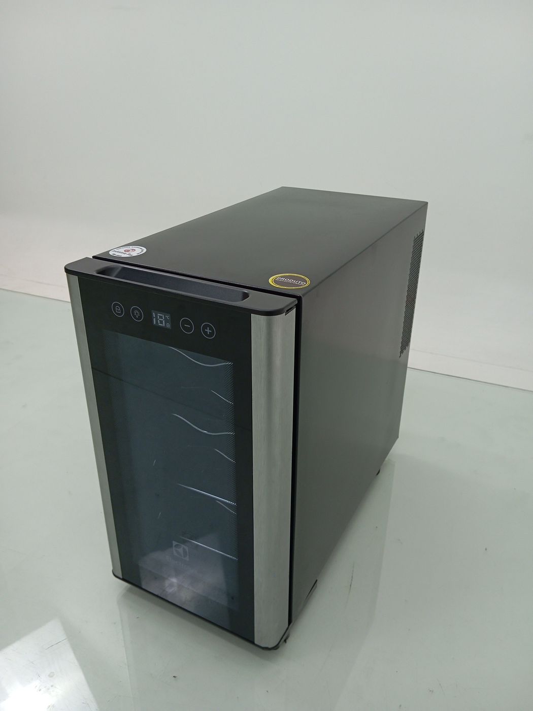 ADEGA ELECTROLUX 8 GARRAFAS 1 PORTA ACB08  - 