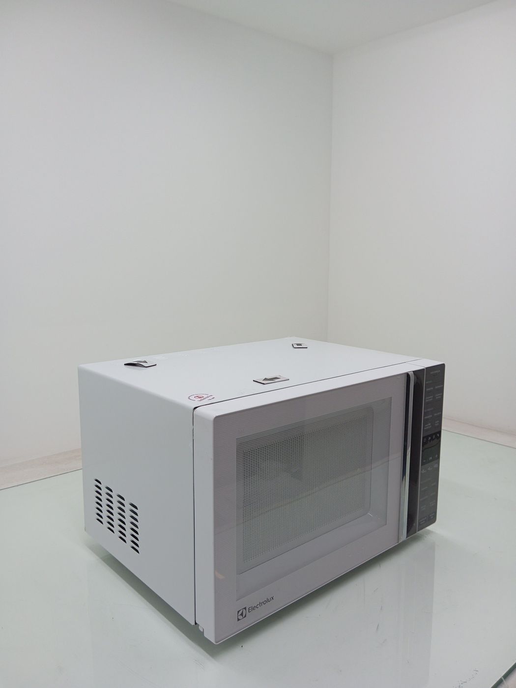 MICRO-ONDAS ELECTROLUX ME36B EFFICIENT 36L MI