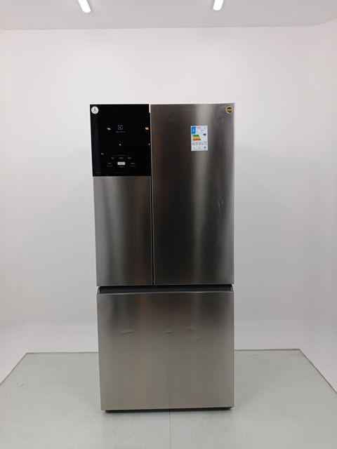 REFRIGERADOR ELECTROLUX IM8S - Refrigerador E