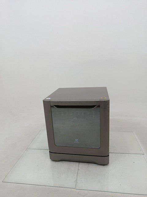 LAVA LOUCAS ELECTROLUX LE08S - Lava Louça Ele