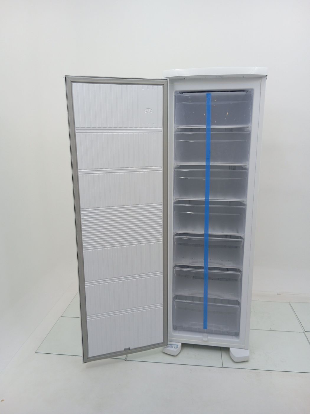 FREEZER ELECTROLUX FE27 VERTICAL CYCLE DEFROS