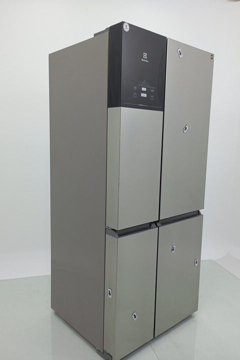REFRIGERADOR ELECTROLUX IQ8S FROST FREE MULTI