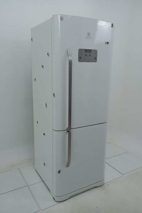 REFRIGERADOR ELECTROLUX IB53 DUAS PORTAS INVE