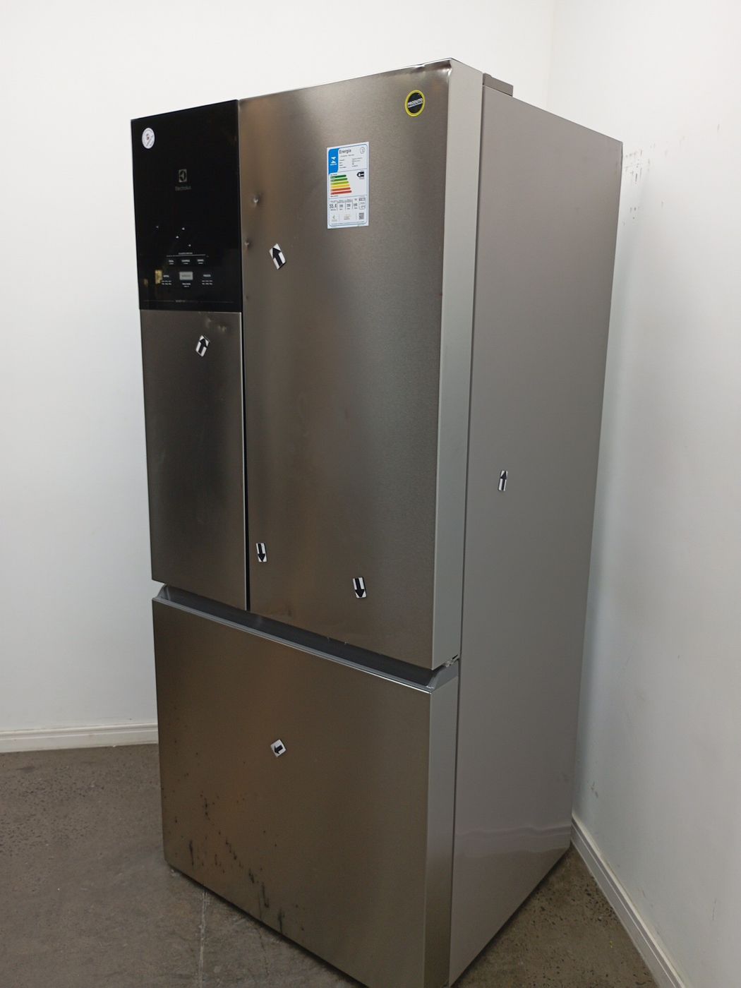 REFRIGERADOR ELECTROLUX IM8S FROST FREE INVER