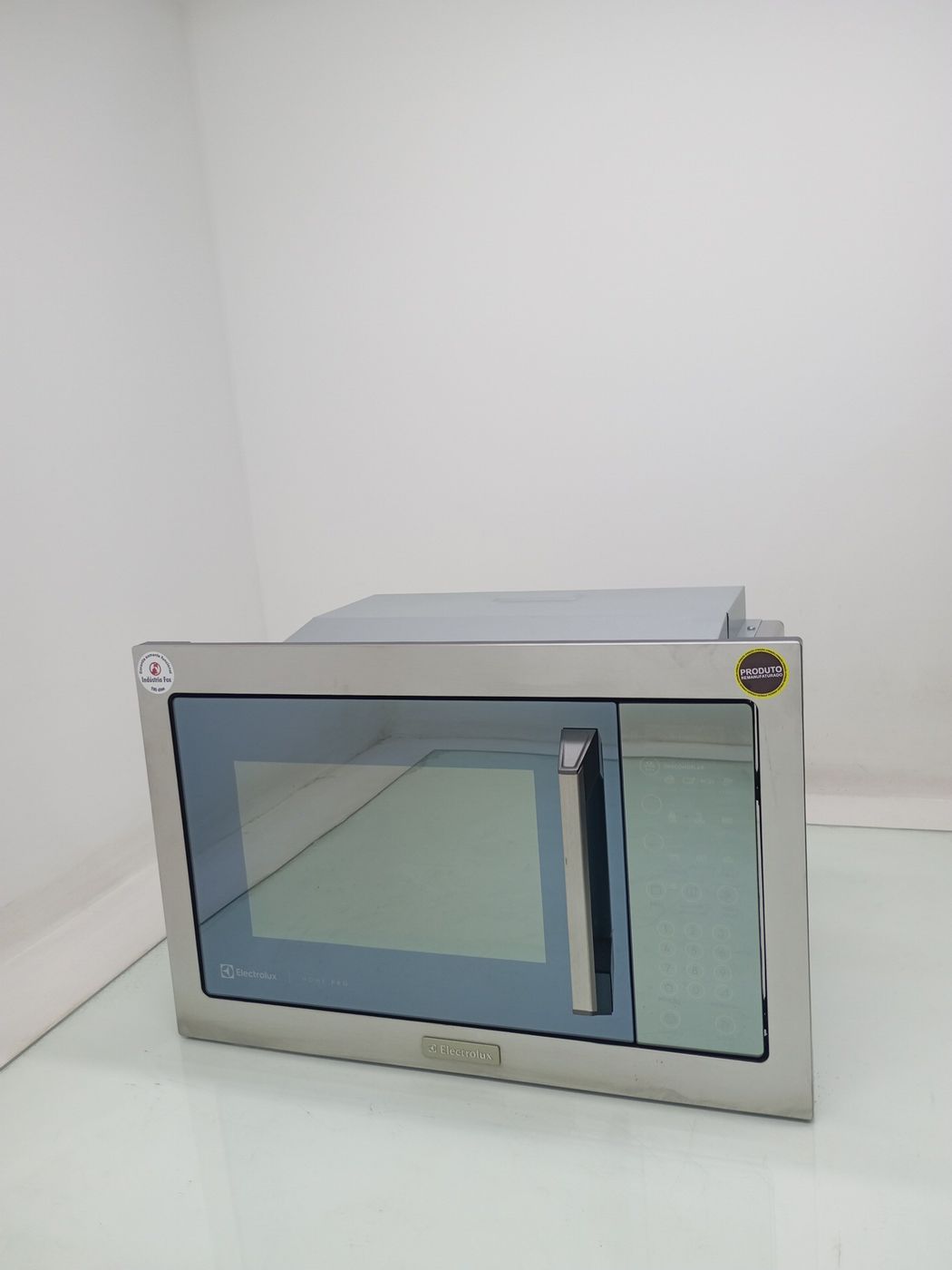 MICRO-ONDAS ELECTROLUX ME3HP DE EMBUTIR 34L H