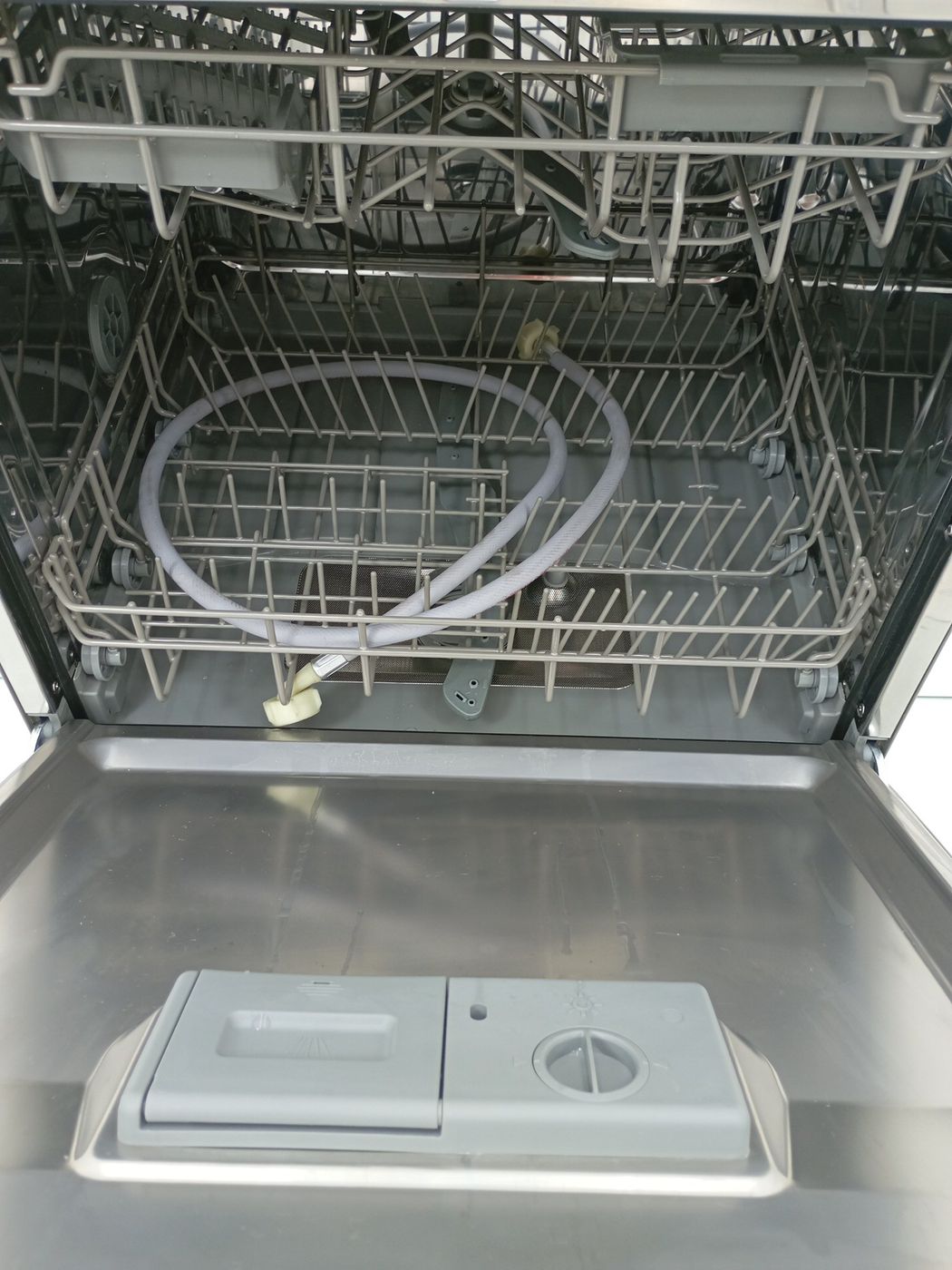 LAVA LOUCAS ELECTROLUX LE08S - Lava Louça Ele