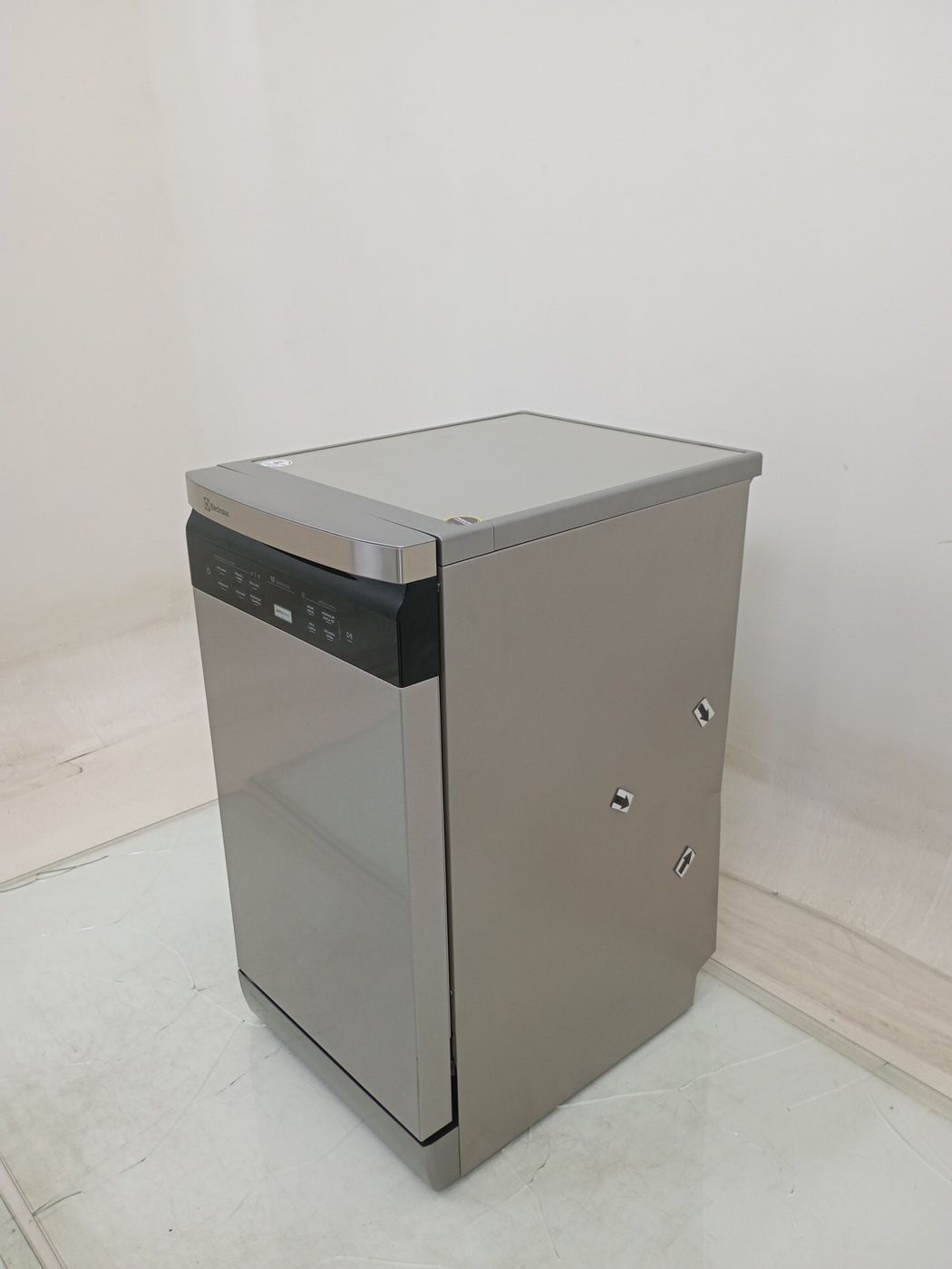 LAVA LOUCAS ELECTROLUX LL10X - Lava Louça Ele
