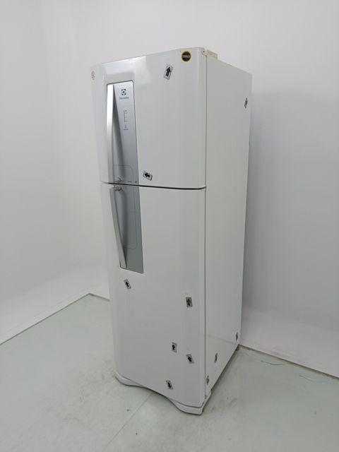 REFRIGERADOR ELECTROLUX DF42 - Refrigerador E