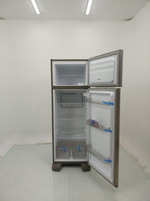 REFRIGERADOR ESMALTEC CYCLE DEFROST 2 PORTAS 