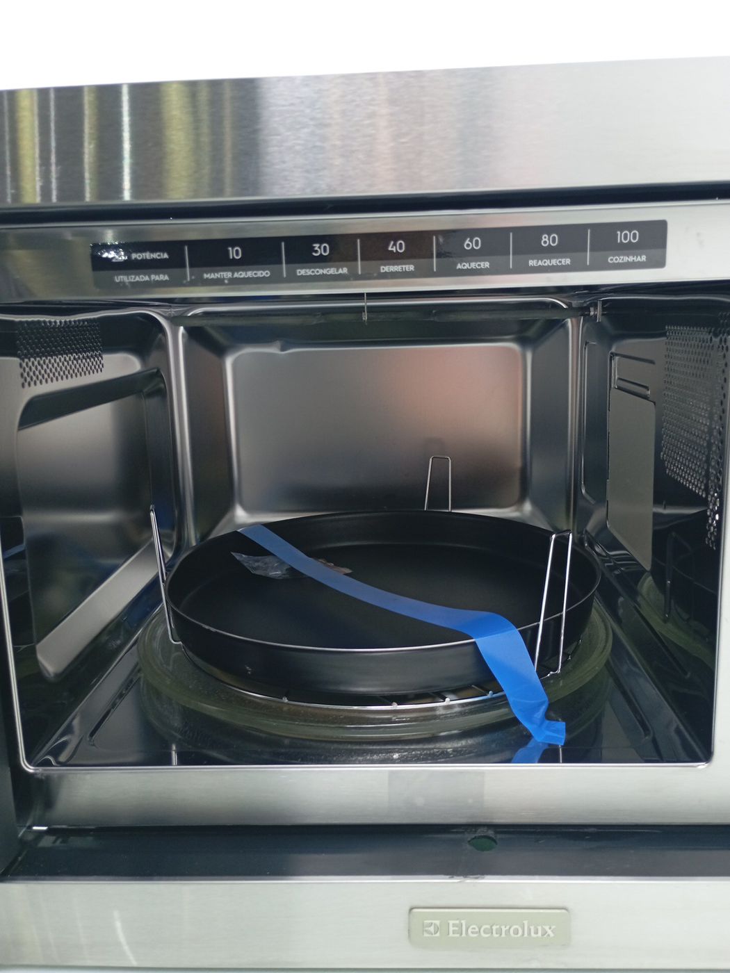 MICRO-ONDAS ELECTROLUX ME3HP DE EMBUTIR 34L H