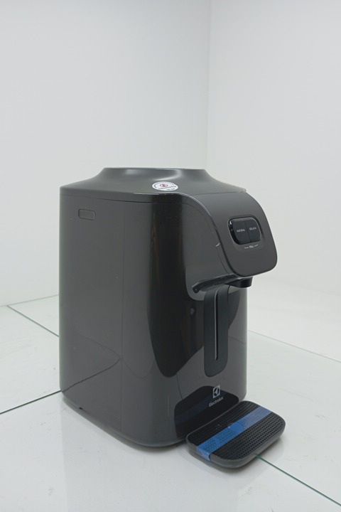 BEBEDOURO ELECTROLUX BC01X ÁGUA GELADA. FRIA 