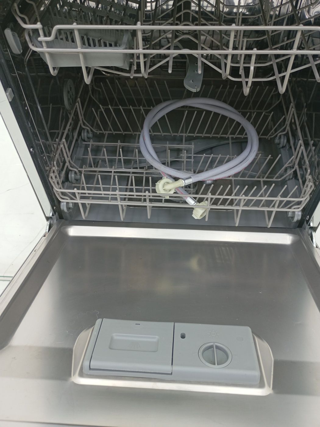LAVA LOUCAS ELECTROLUX LE08S - Lava Louça Ele