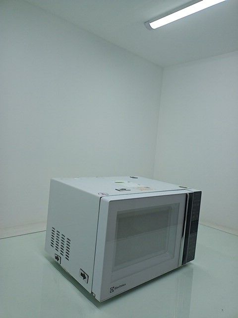 MICRO-ONDAS ELECTROLUX ME36B EFFICIENT 36L MI