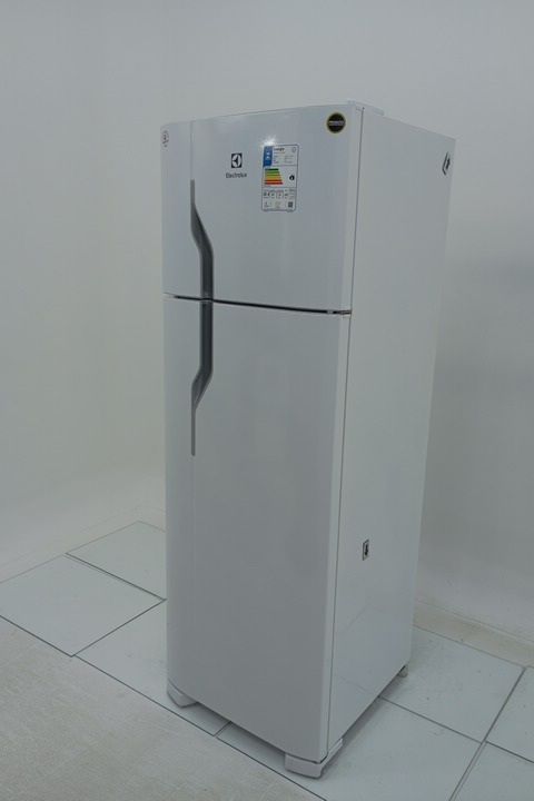 REFRIGERADOR ELECTROLUX DC35A   DUAS PORTAS C