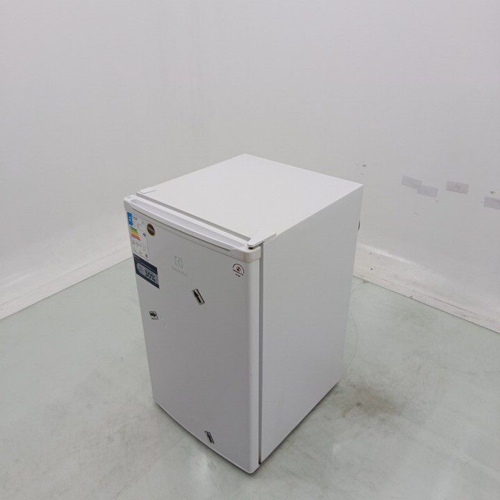 FRIGOBAR ELECTROLUX EM120 - Frigobar Electrol