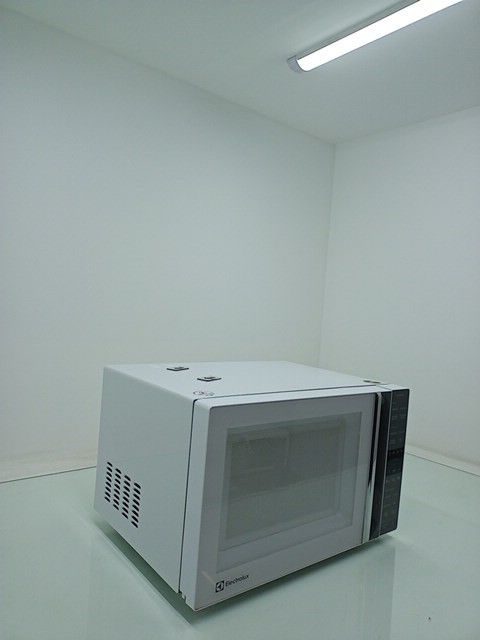 MICRO-ONDAS ELECTROLUX ME36B 36L - BRANCO