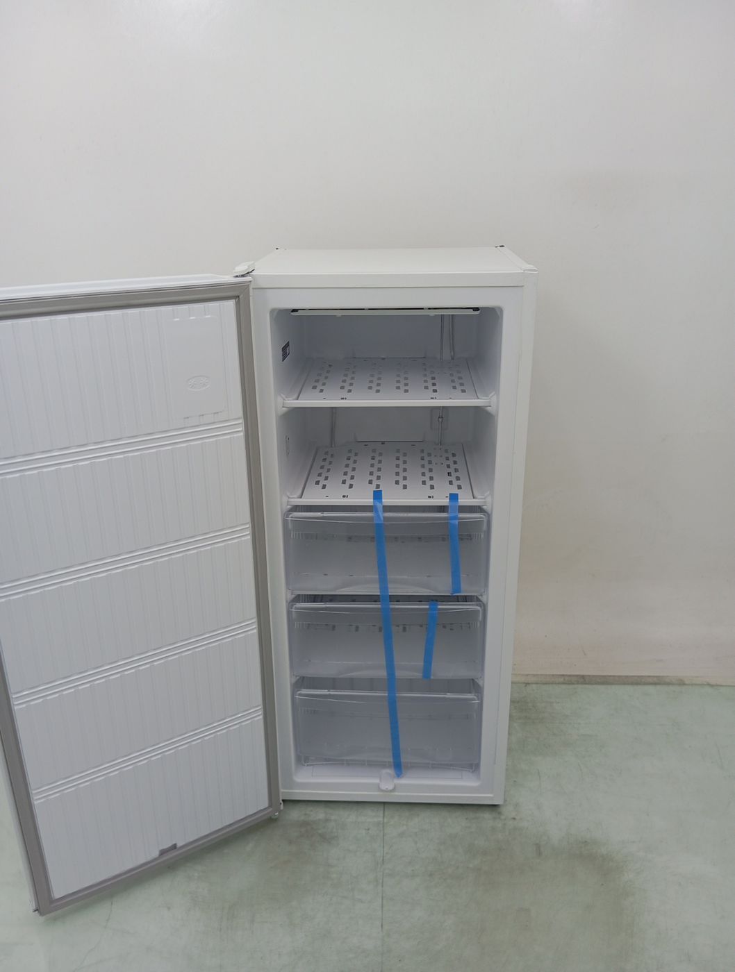FREEZER VERTICAL ELECTROLUX  - BRANCO