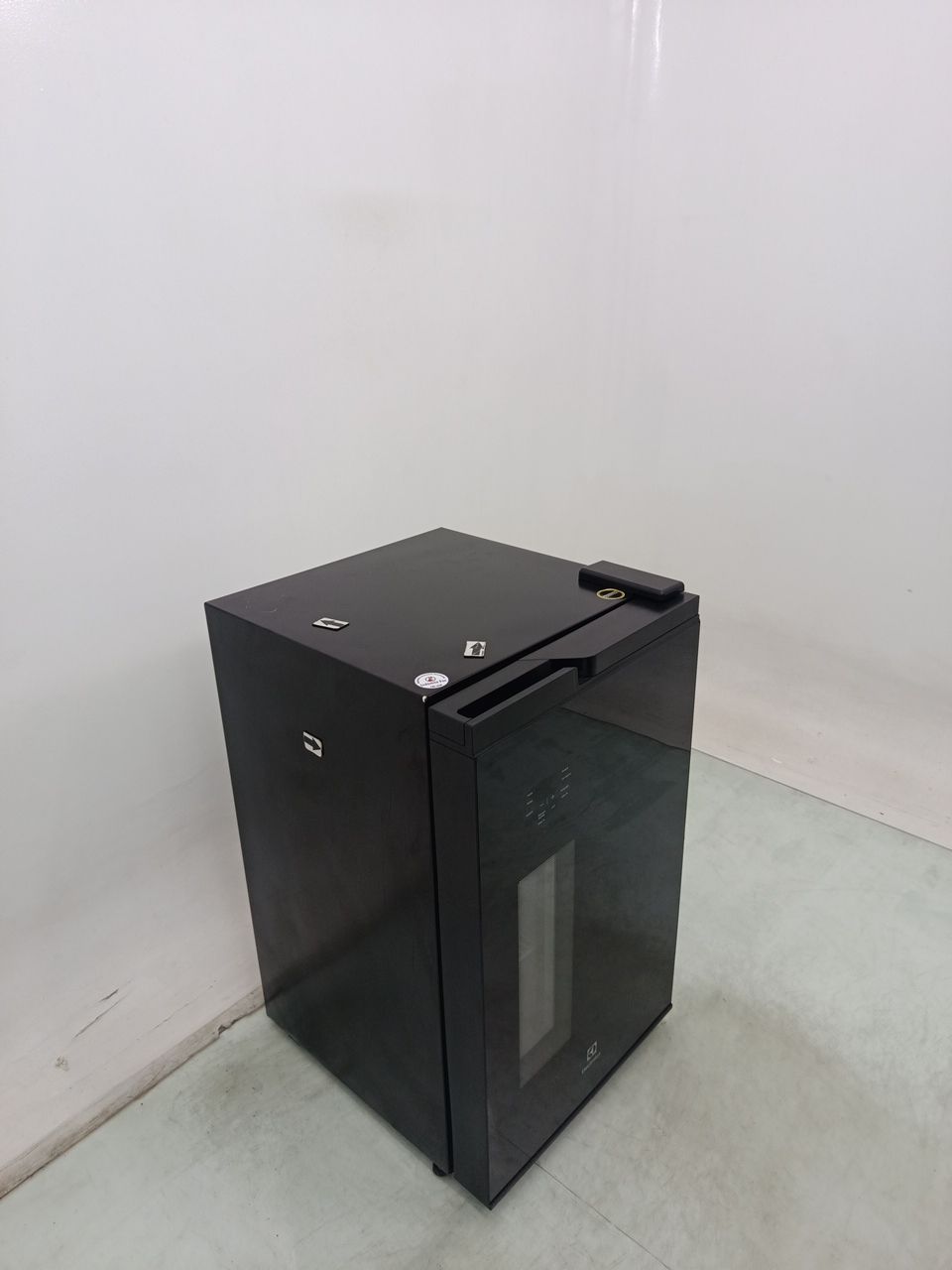 CERVEJEIRA ELECTROLUX EB100 HOME BAR FROST FR