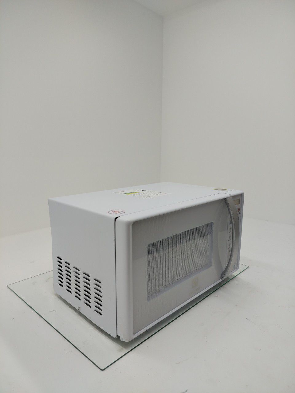 MICRO-ONDAS ELECTROLUX MTO30 MICRO-ONDAS MTO3