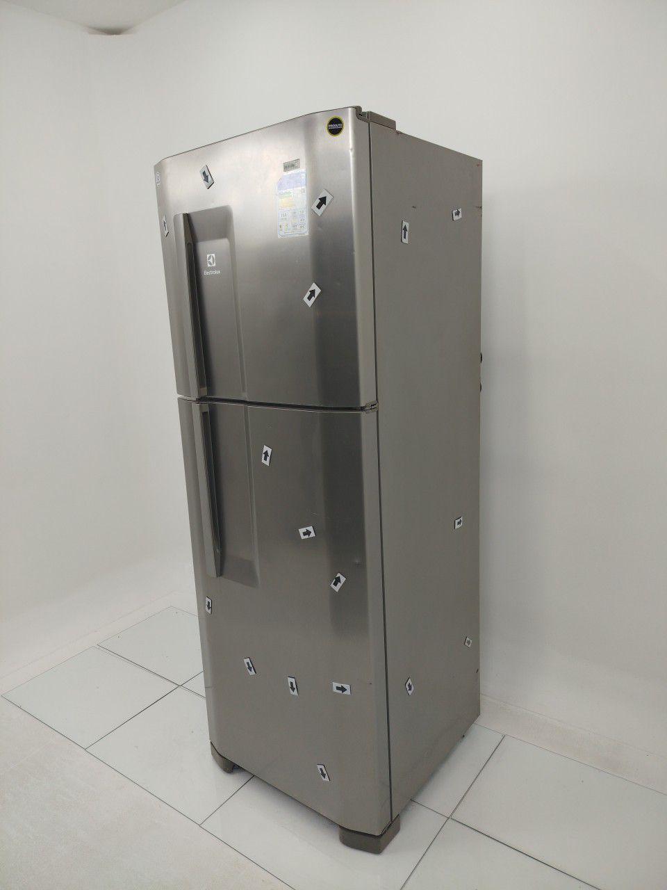 REFRIGERADOR ELECTROLUX DC51X DUAS PORTAS CYC