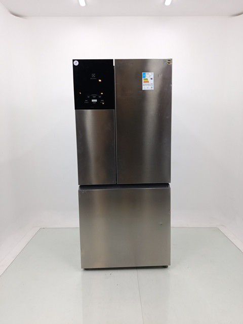 REFRIGERADOR ELECTROLUX IM8S FROST FREE INVER