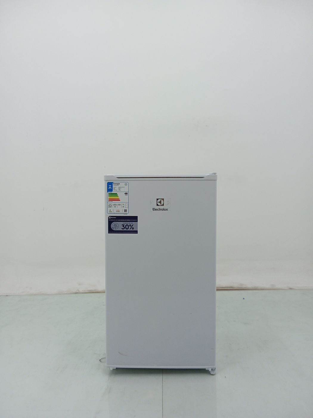 FRIGOBAR ELECTROLUX EM90 EFFICIENT 90L - BRAN