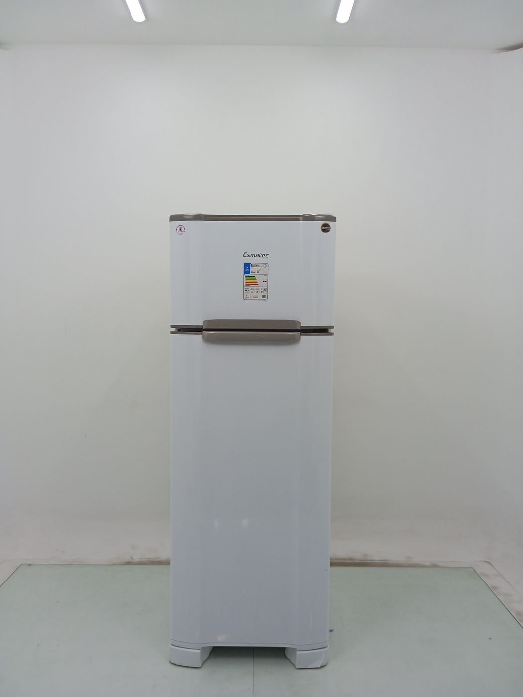 REFRIGERADOR ESMALTEC CYCLE DEFROST 2 PORTAS 