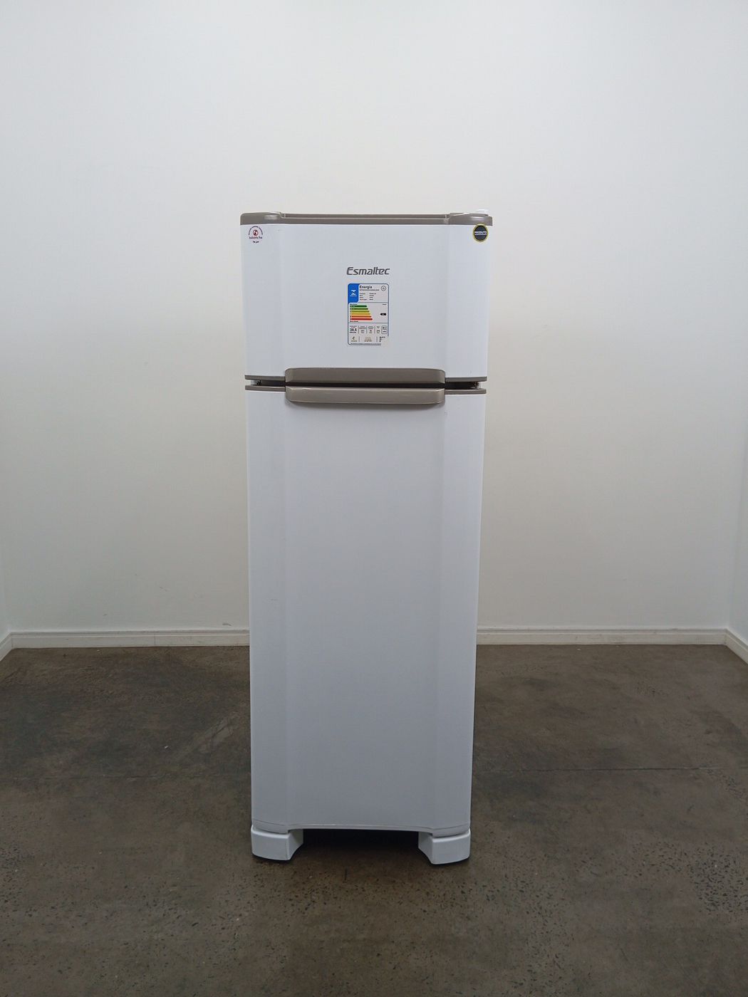 REFRIGERADOR ESMALTEC 276 LITROS RCD34 CYCLE 