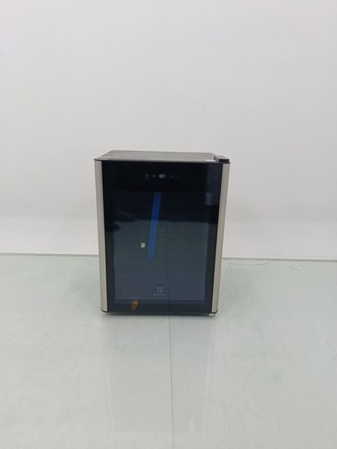 ADEGA ELECTROLUX WSF24 - Adega Electrolux WSF