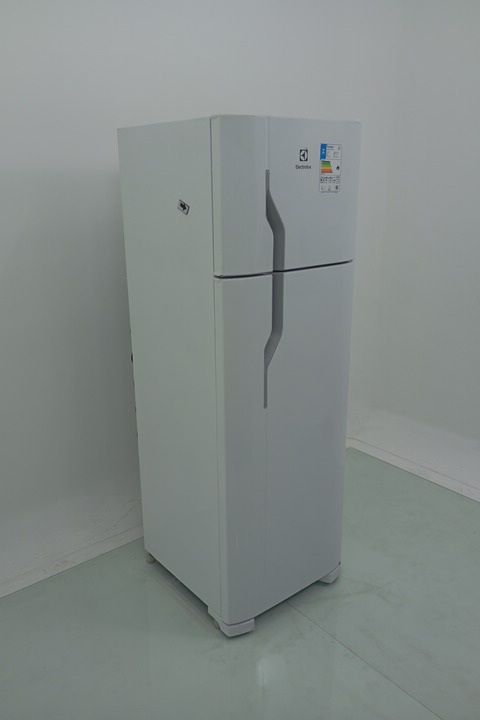 REFRIGERADOR ELECTROLUX DC35A   DUAS PORTAS C