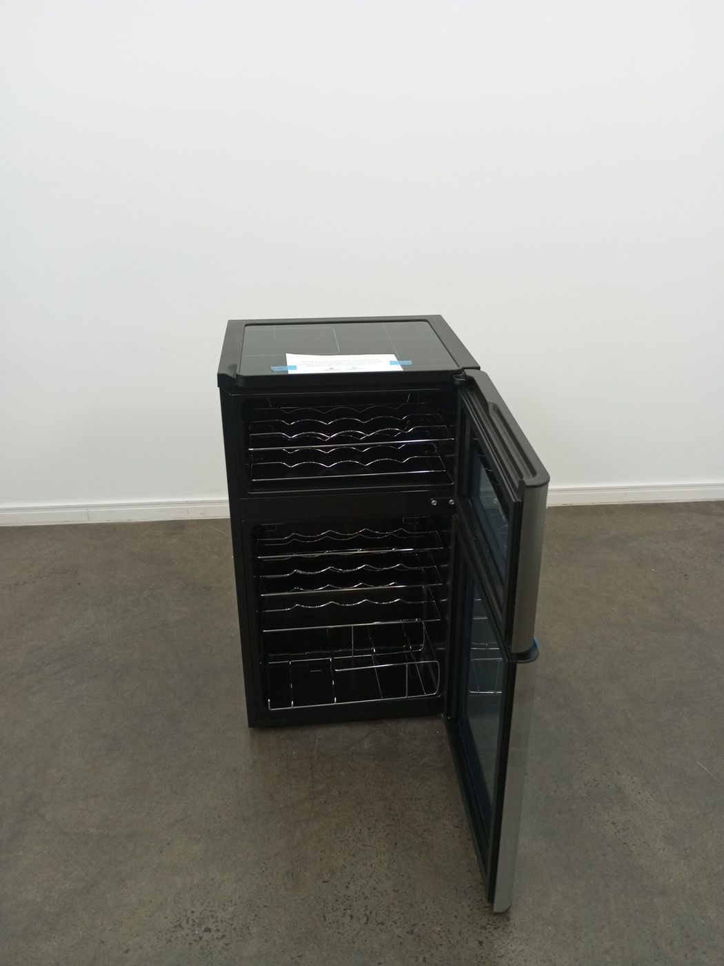ADEGA ELECTROLUX VINHOS 2 PORTAS ACD29 29 GAR