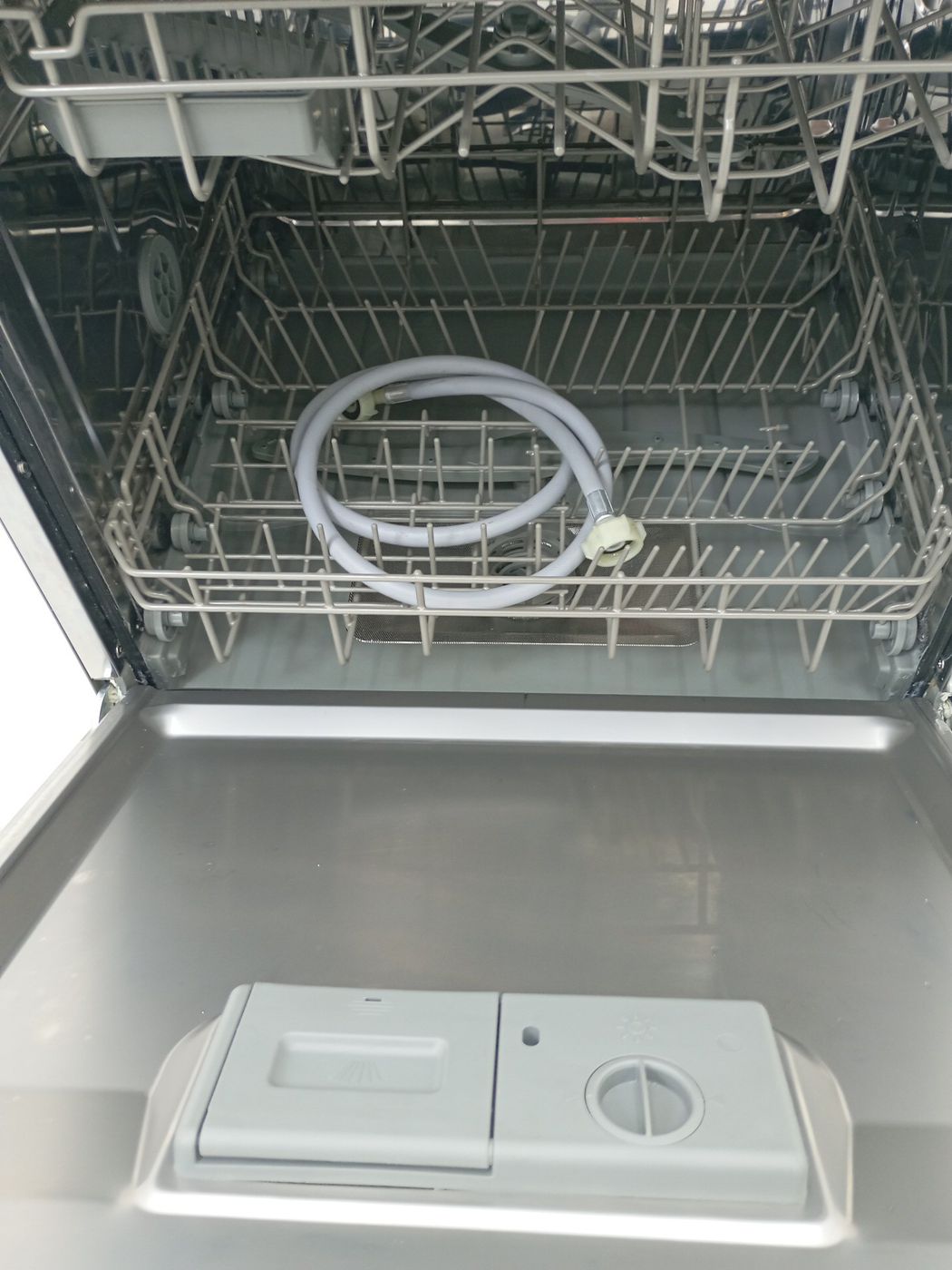 LAVA LOUCAS ELECTROLUX LL08S - Lava Louça Ele