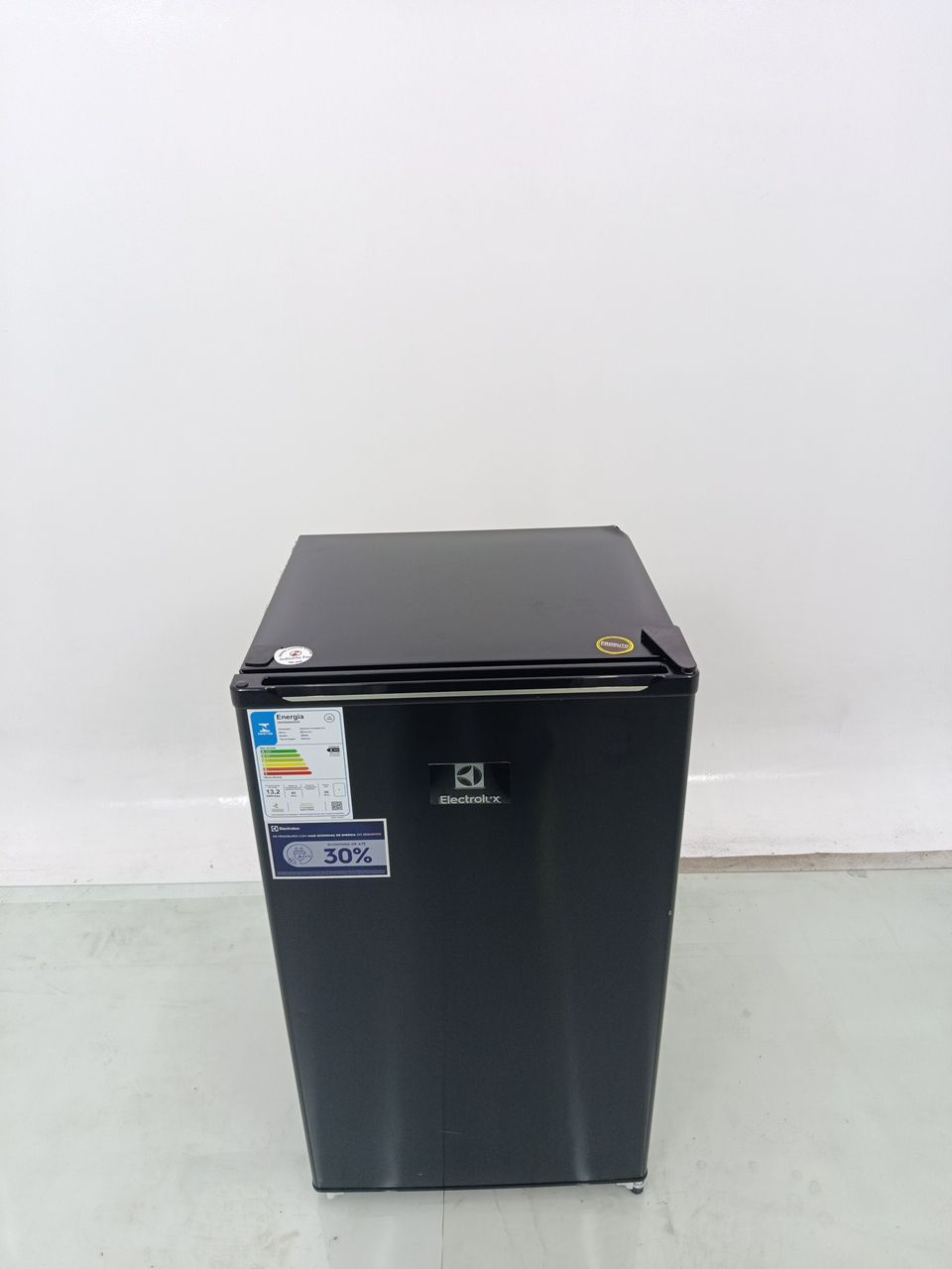 FRIGOBAR ELECTROLUX EM90B - Frigobar Electrol