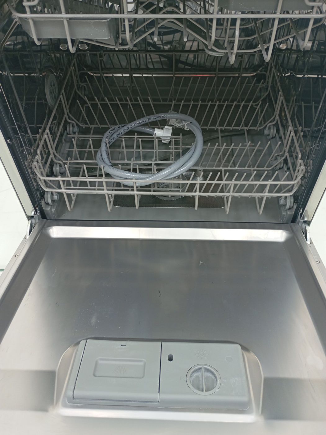 LAVA LOUCAS ELECTROLUX LL08S - Lava Louça Ele