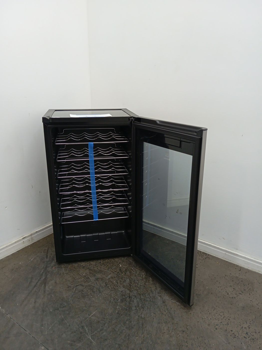 ADEGA ELECTROLUX VINHOS 1 PORTA ACS34 34 GARR