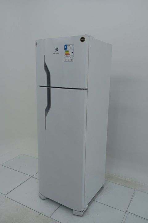 REFRIGERADOR ELECTROLUX DC35A   DUAS PORTAS C