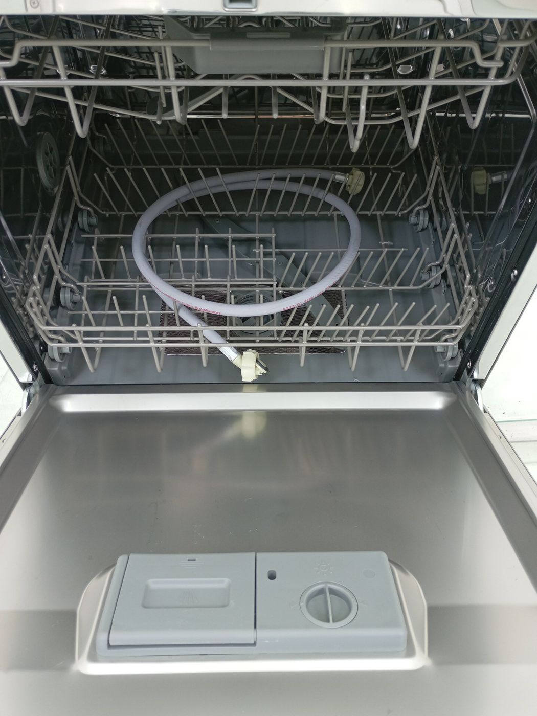 LAVA LOUCAS ELECTROLUX LE08S - Lava Louça Ele