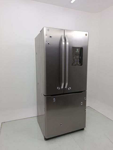 REFRIGERADOR ELECTROLUX DM84X - Refrigerador 