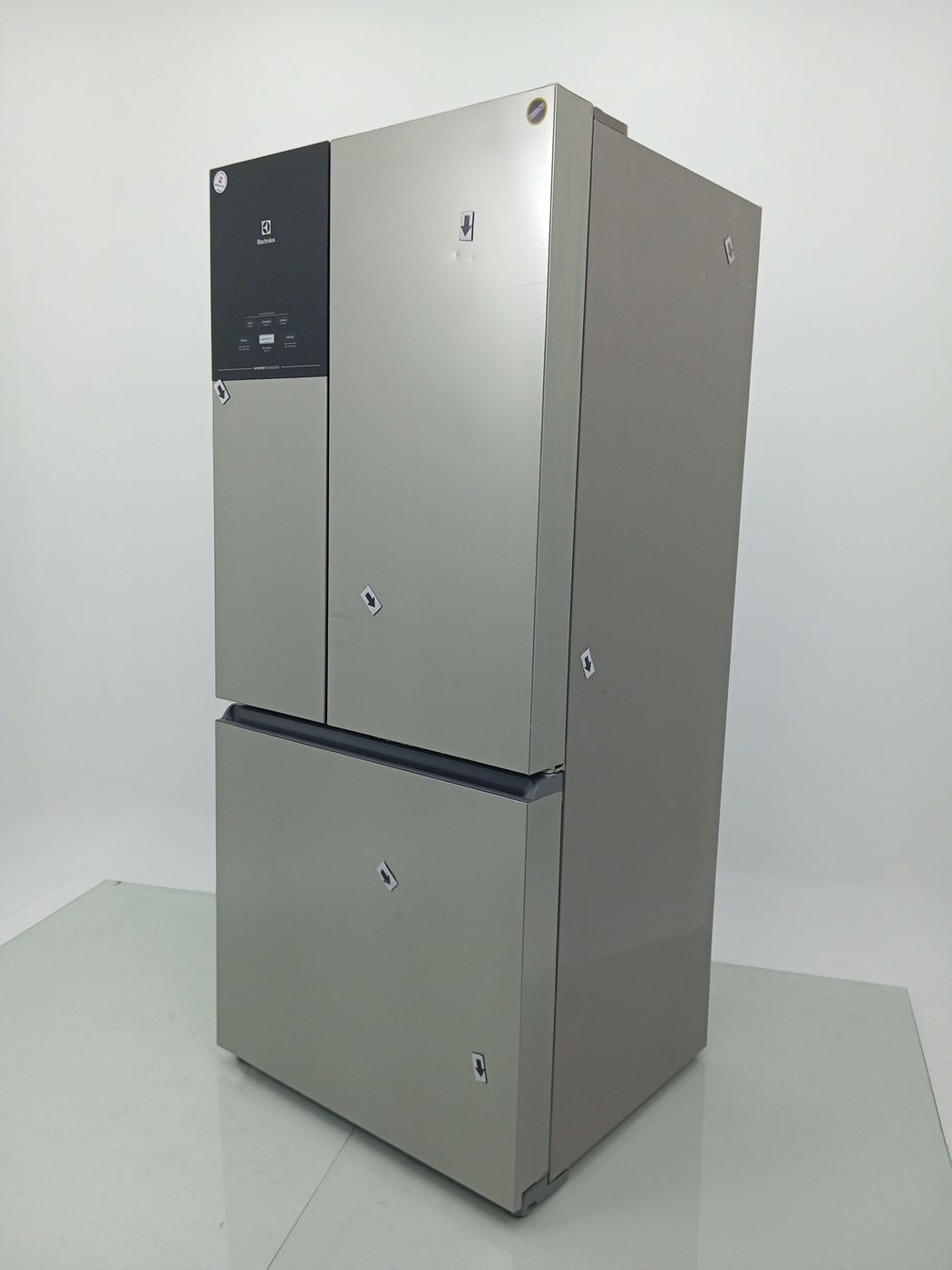 REFRIGERADOR ELECTROLUX IM8S FROST FREE INVER