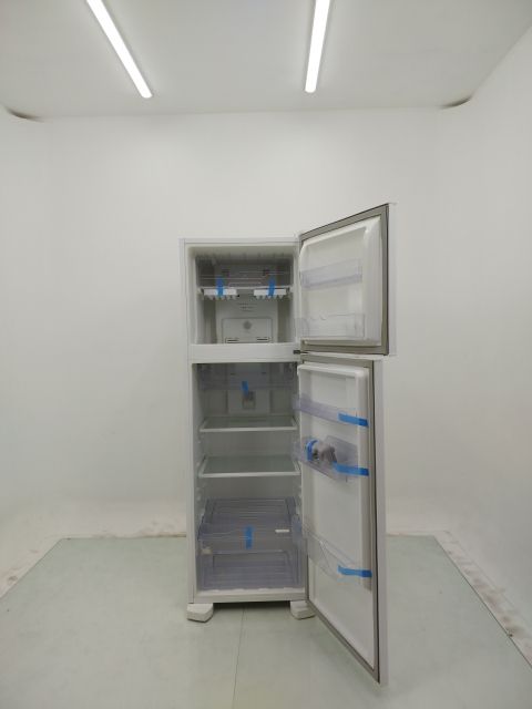 REFRIGERADOR ELECTROLUX DFN41 DUAS PORTAS FRO