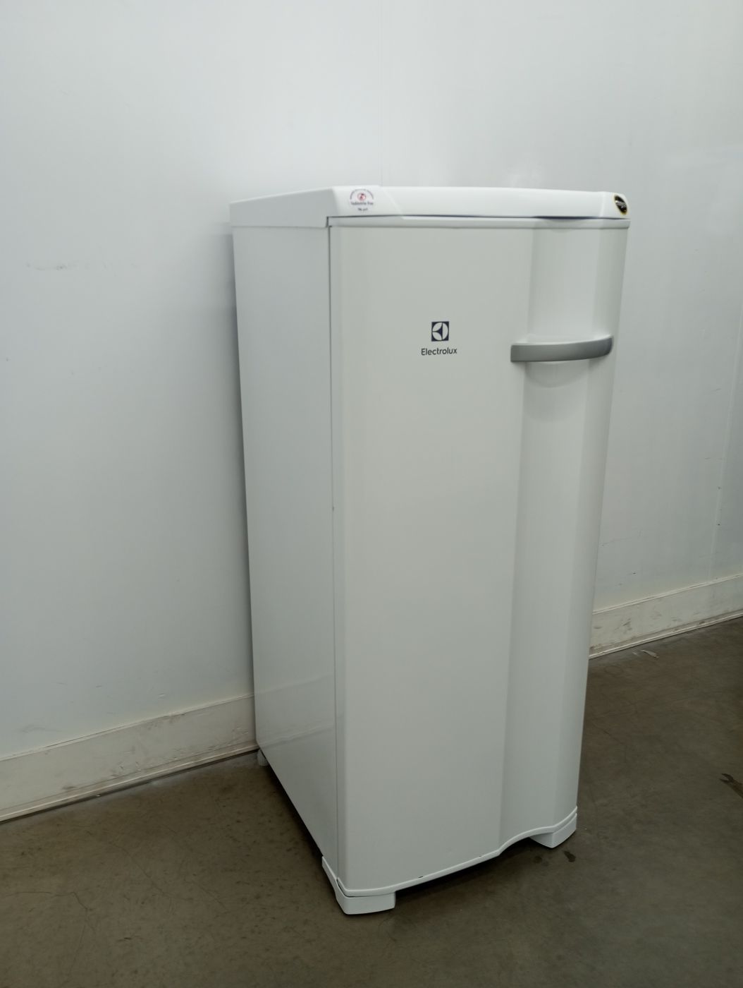 Freezer Electrolux Fe19 Vertical Cycle Defrost Uma Porta 162l Branco